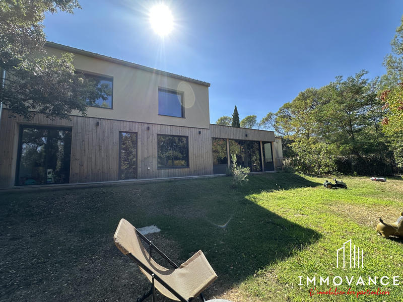 Maison contemporaine - 264 m² - 6 pièces