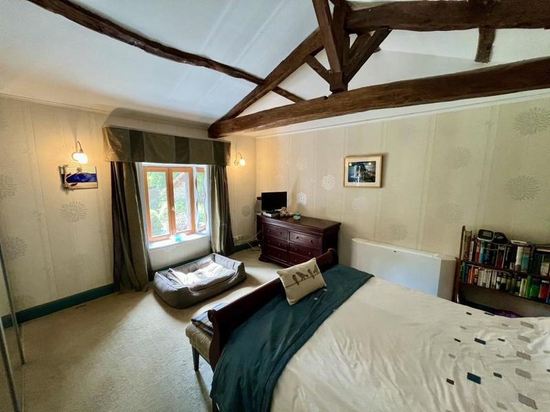 Moulin - 261 m² - 7 pièces