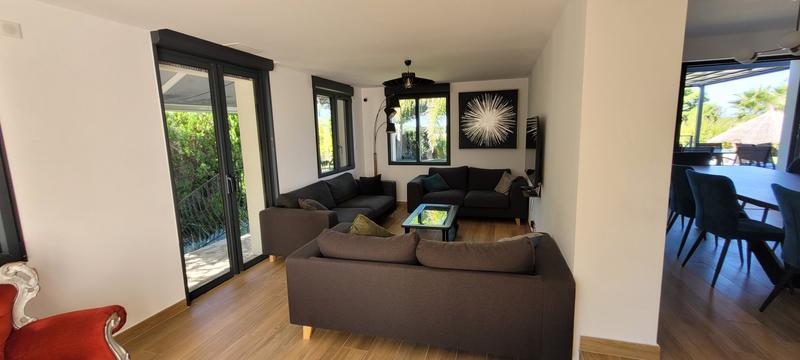 Villa - 200 m² - 6 pièces