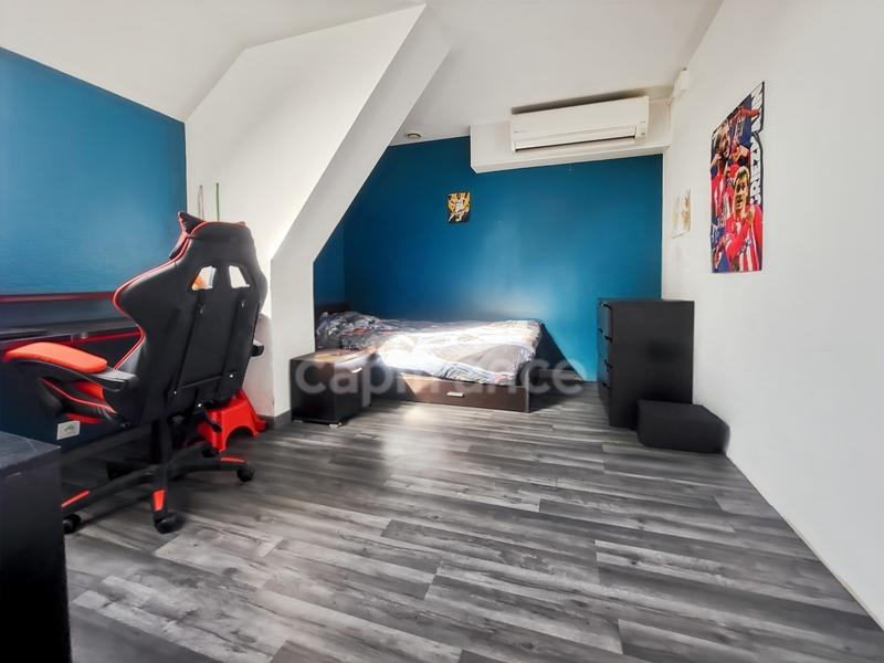 Maison - 255 m² - 9 pièces