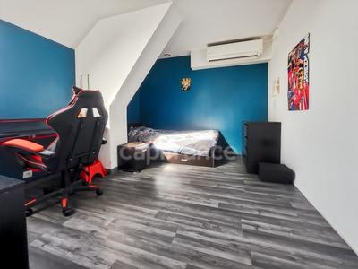 Maison - 255 m² - 9 pièces