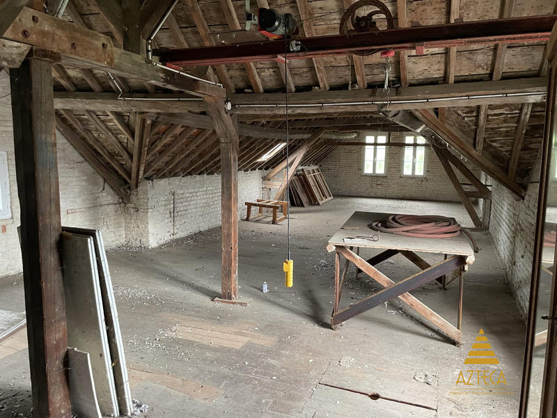 Local d'activités - 523 m²