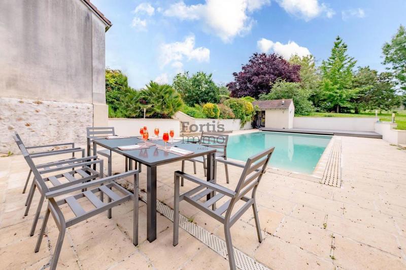 Corps de ferme - 414 m² - 14 pièces