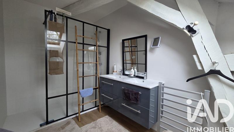 Maison - 227 m² - 8 pièces