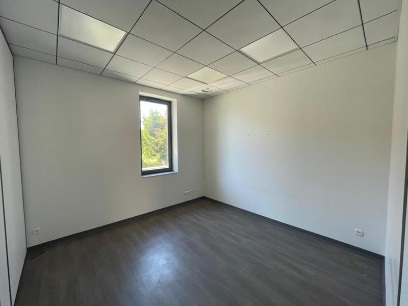 Bureau - 84 m² - 4 pièces