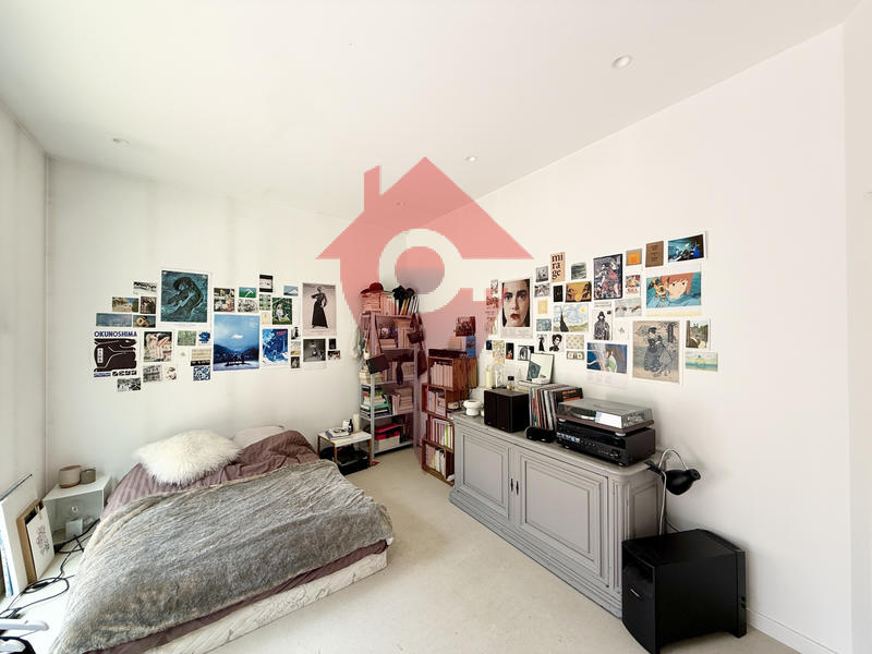 Maison - 285 m² - 8 pièces