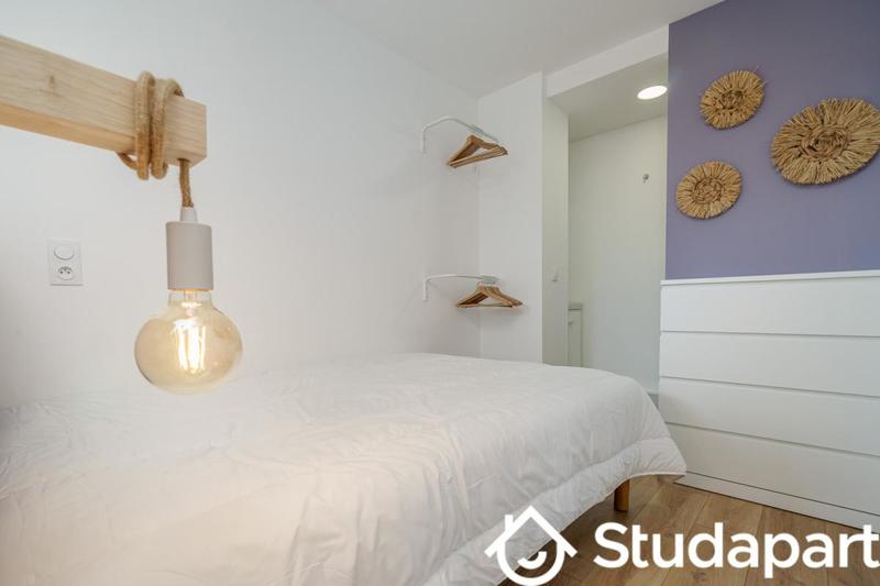 Chambre - 13 m² - 1 pièce