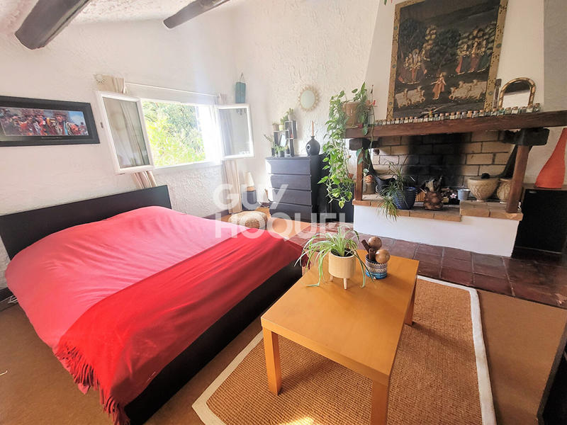 Maison - 243 m² - 11 pièces