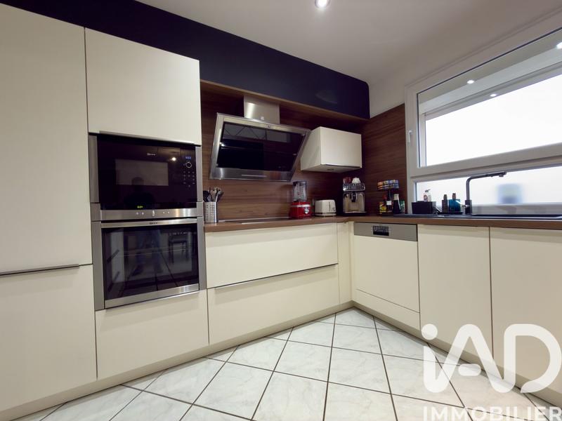 Maison - 80 m² - 5 pièces