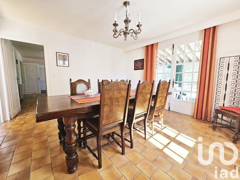 Maison - 260 m² - 8 pièces