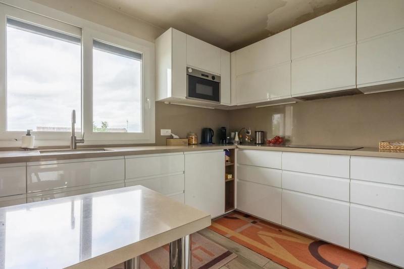 Maison - 196 m² - 8 pièces