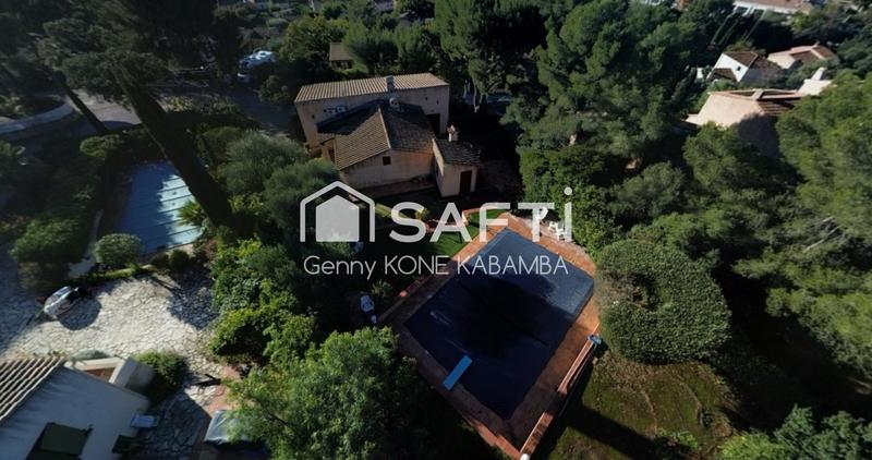 Maison - 170 m² - 6 pièces