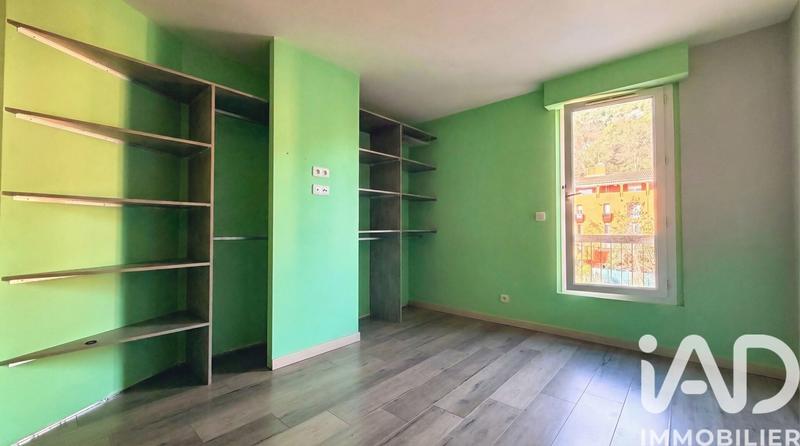 Appartement - 100 m² - 5 pièces