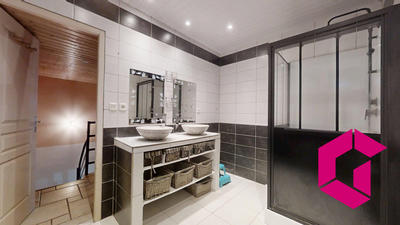 Maison - 98 m² - 4 pièces