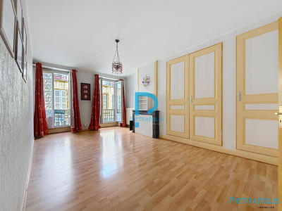 Appartement - 96 m² - 3 pièces