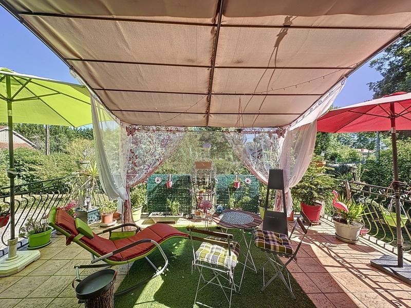 Maison - 350 m² - 12 pièces