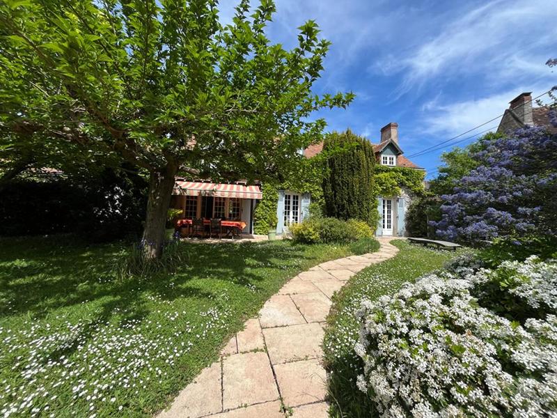 Propriété - 250 m² - 9 pièces