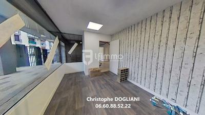 Local commercial - 75 m² - 4 pièces