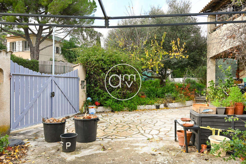 Maison - 110 m² - 6 pièces