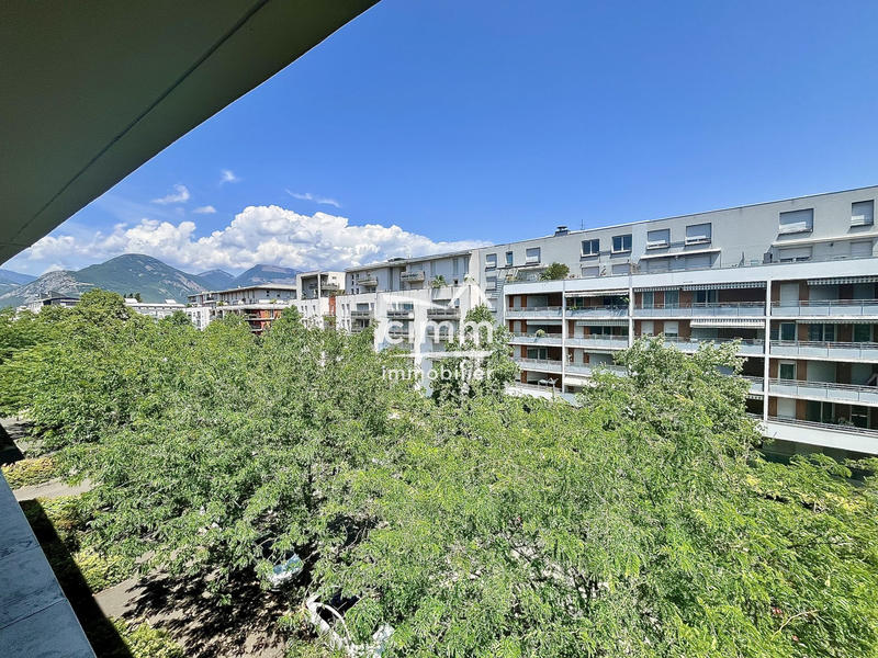 Appartement - 82 m² - 4 pièces