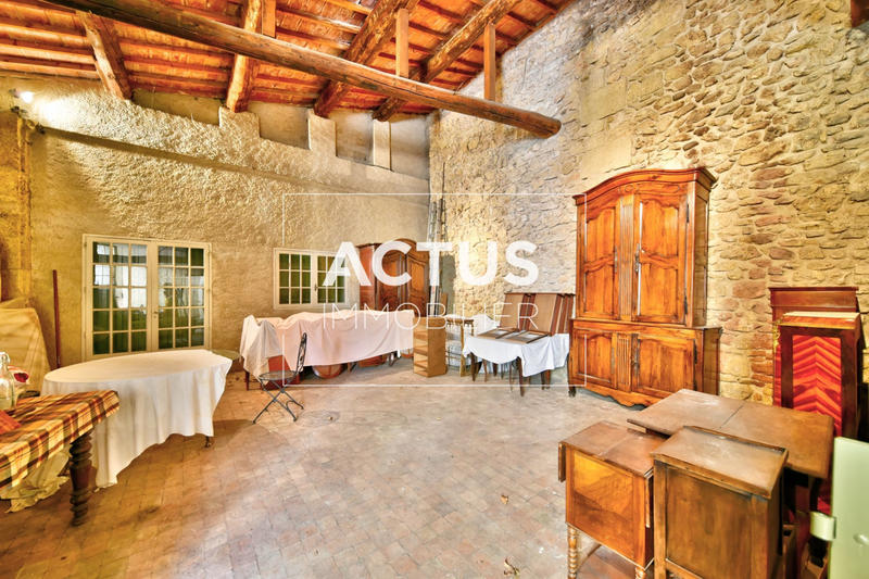 Maison - 220 m² - 7 pièces