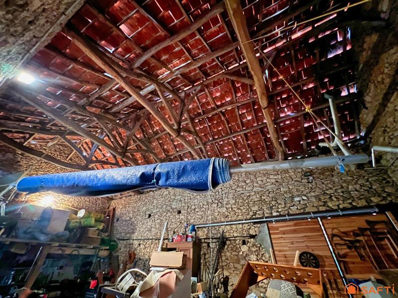 Maison - 230 m² - 9 pièces