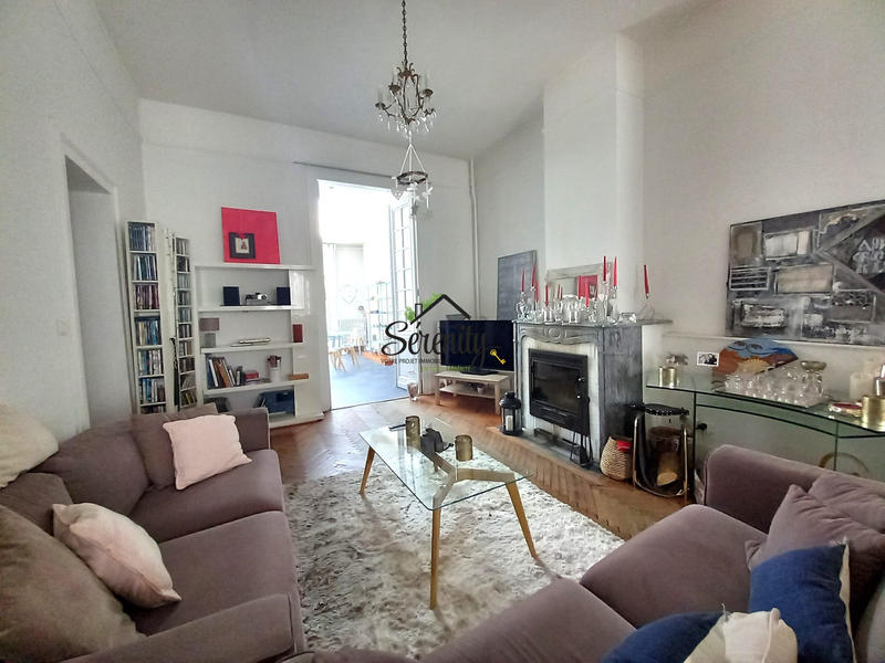 Maison - 200 m² - 9 pièces