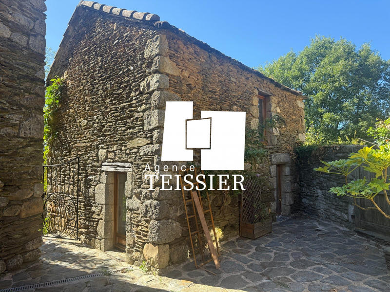 Maison - 250 m² - 7 pièces