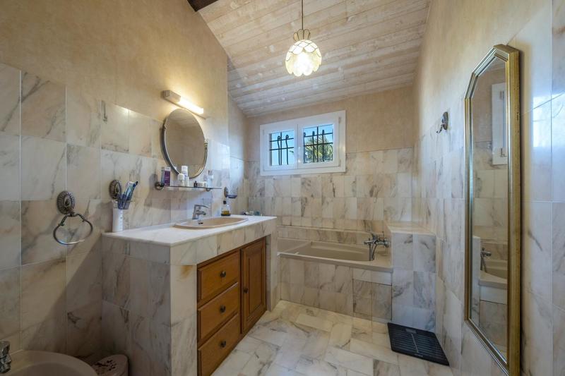 Villa - 187 m² - 6 pièces