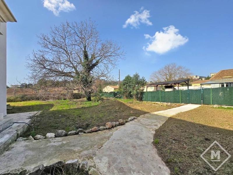 Maison - 478 m² - 8 pièces