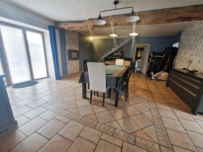 Maison - 223 m² - 7 pièces