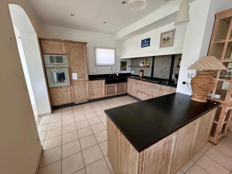 Maison - 200 m² - 6 pièces