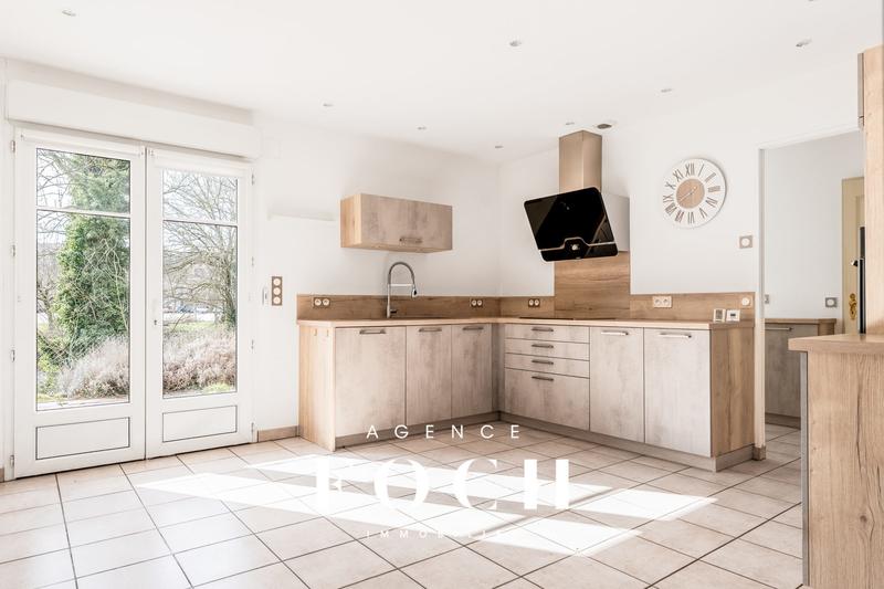 Maison - 259 m² - 7 pièces