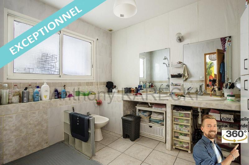 Maison - 210 m² - 6 pièces