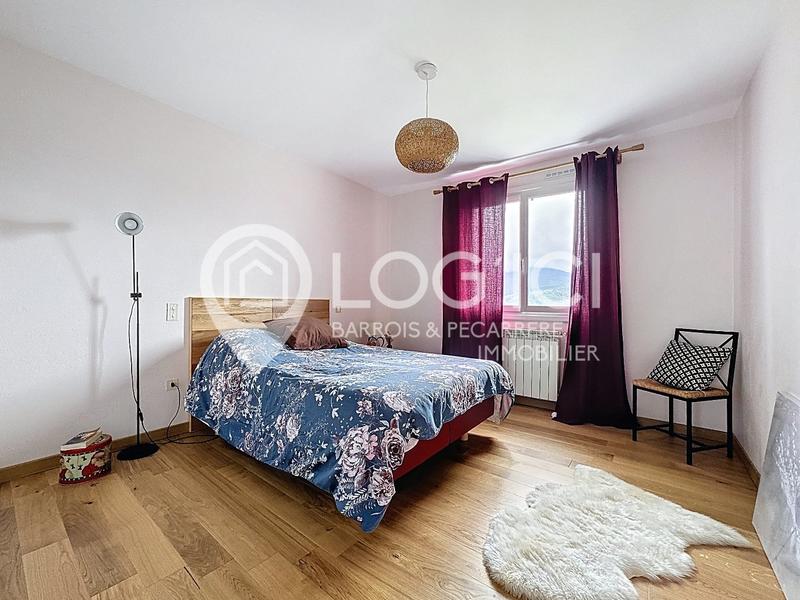 Maison - 180 m² - 7 pièces