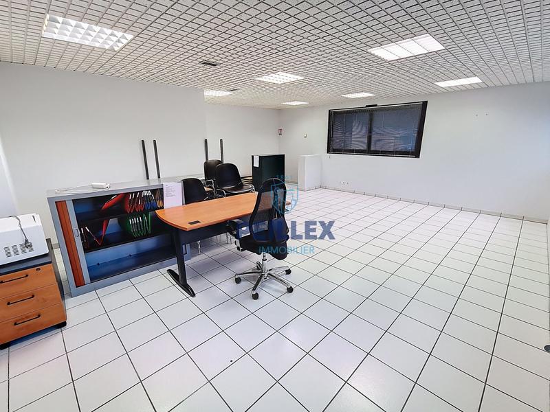 Bureau - 137 m² - 4 pièces