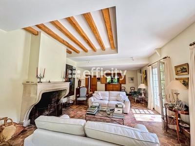 Maison - 240 m² - 9 pièces