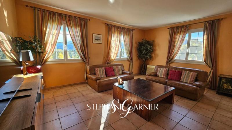 Propriété - 180 m² - 6 pièces