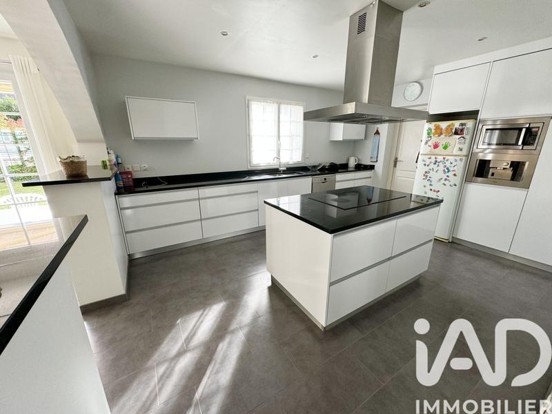 Maison - 180 m² - 7 pièces