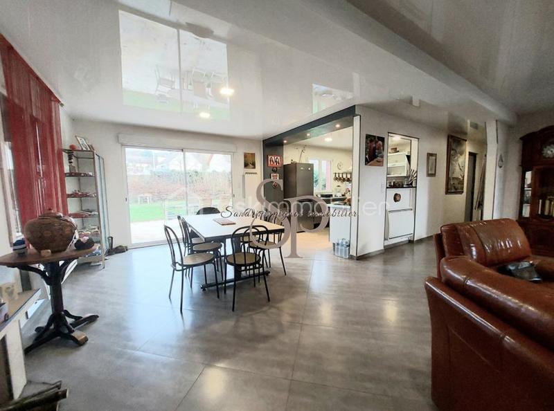 Maison traditionnelle - 220 m² - 8 pièces