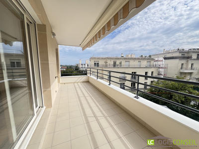 Appartement - 102 m² - 5 pièces