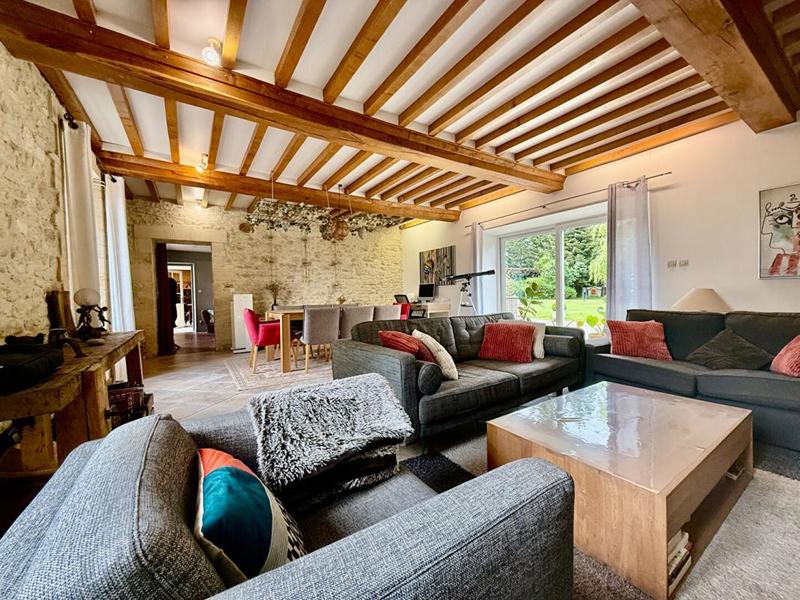 Demeure - 370 m² - 16 pièces