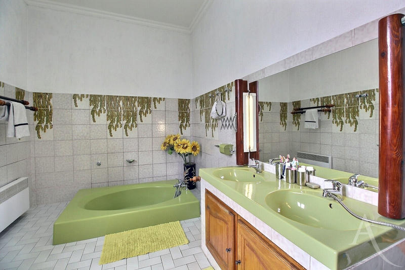 Demeure - 248 m² - 8 pièces