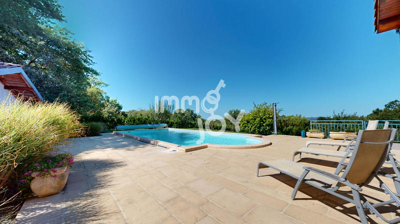 Maison - 133 m² - 7 pièces