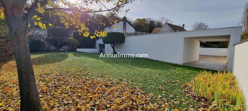 Maison - 210 m² - 7 pièces