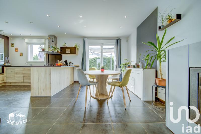 Maison - 93 m² - 5 pièces