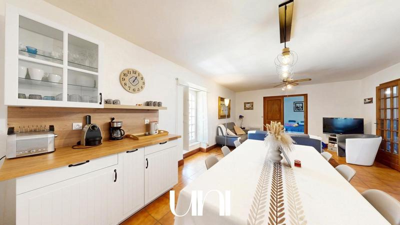 Maison de maîtres - 655 m² - 9 pièces