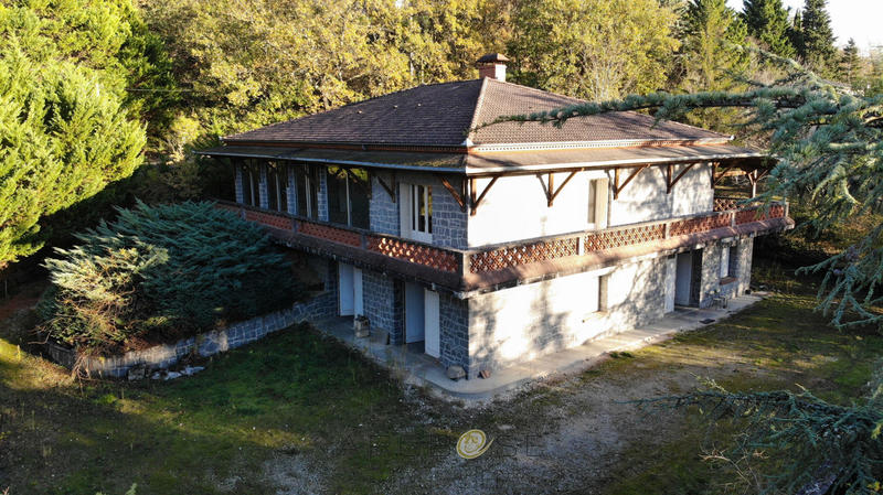 Maison - 300 m² - 7 pièces