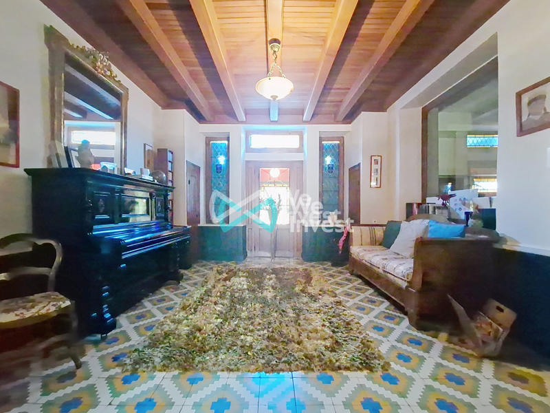 Maison - 445 m² - 7 pièces