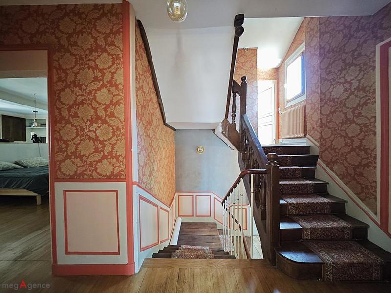 Maison - 280 m² - 10 pièces